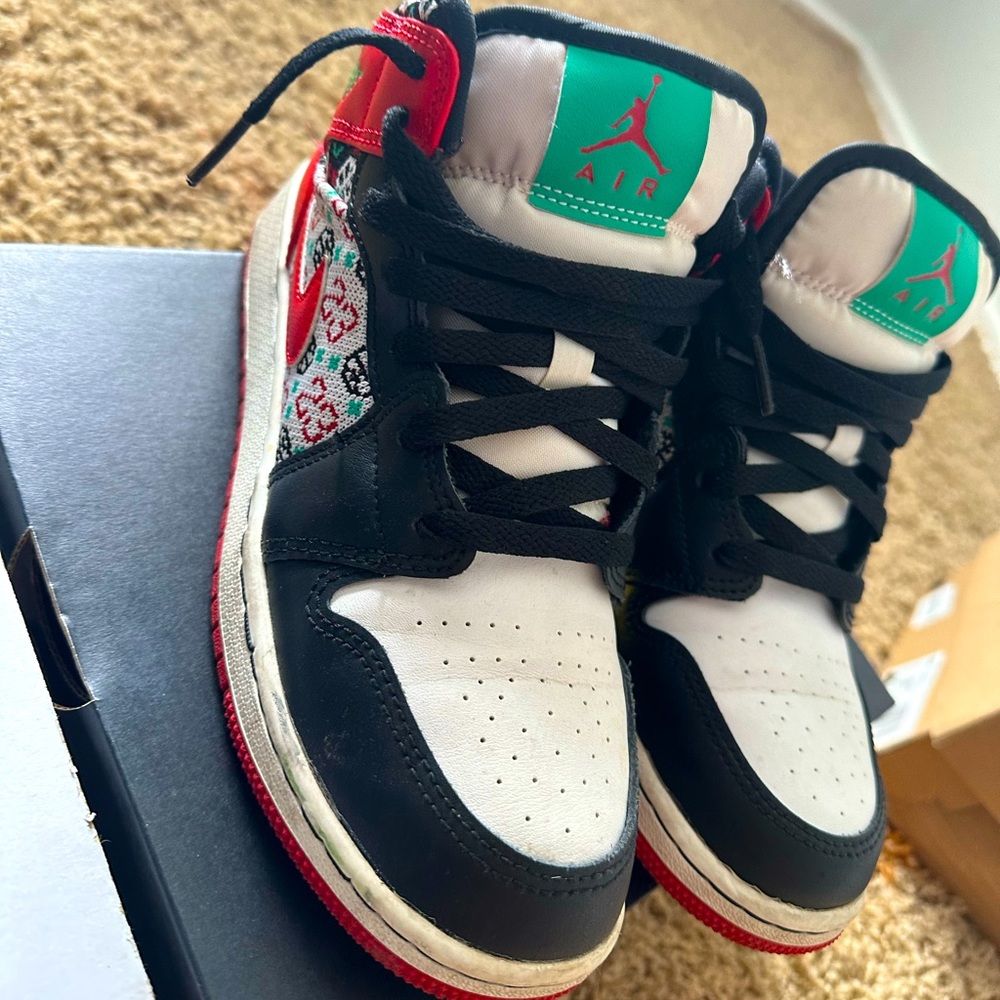 jordan 1 mids christmas edition